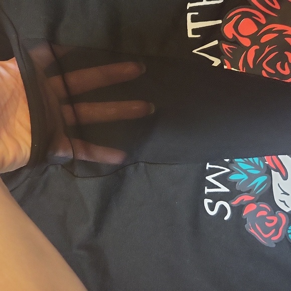 Shein curve top - Picture 4 of 5